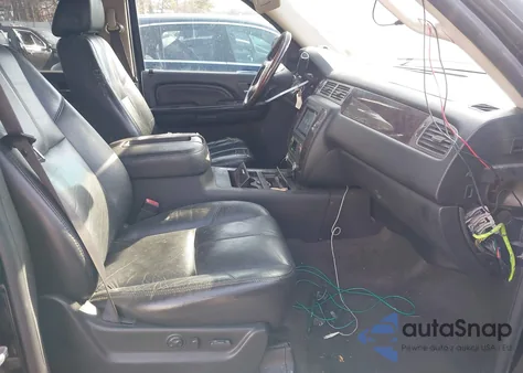 2007 GMC Yukon Xl 1500 Denali z USA, uszkodzony, nr VIN 1GKFK66827J274104